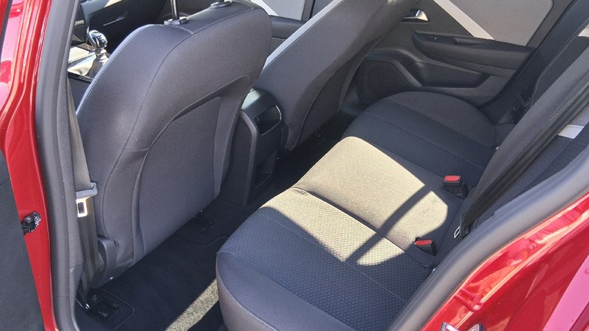 RABLJENO VOZILO OPEL ASTRA SPORTS TOURER EDITION F 1,2 XHL MT6 Mehanički mjenjač BENZIN 81347