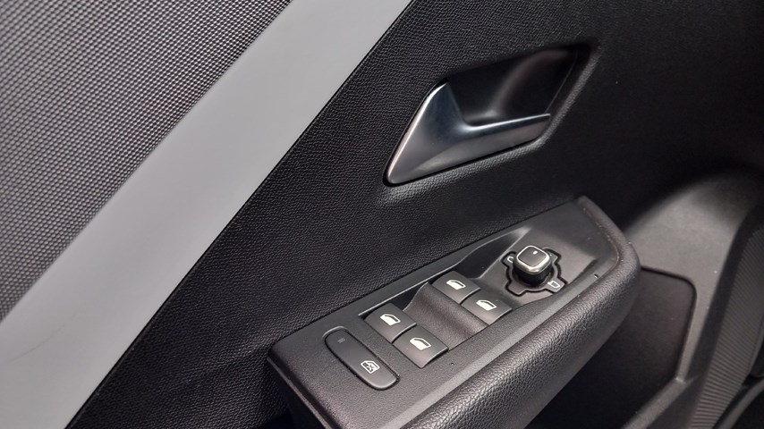 RABLJENO VOZILO OPEL ASTRA SPORTS TOURER EDITION F 1,2 XHL Mehanički mjenjač BENZIN 67202