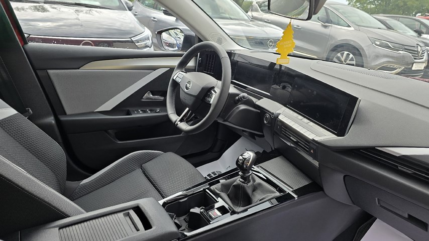 RABLJENO VOZILO OPEL ASTRA SPORTS TOURER EDITION F 1,2 XHL MT6 Mehanički mjenjač BENZIN 81354