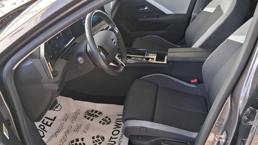 RABLJENO VOZILO OPEL ASTRA SPORTS TOURER EDITION F1,5 DTH AT8 Automatski mjenjač DIESEL 224585