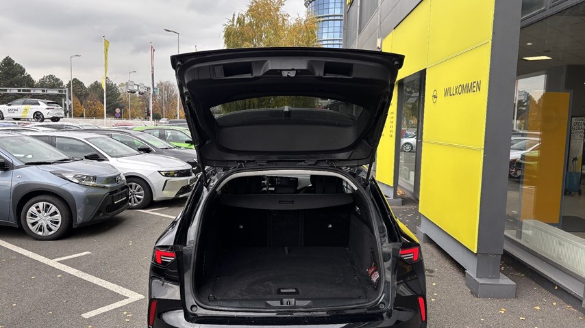 RABLJENO VOZILO OPEL ASTRA SPORTS TOURER EDITION F1,5DTH AT8 Automatski mjenjač DIESEL 224596