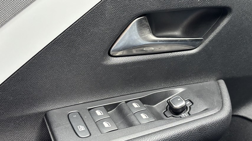 RABLJENO VOZILO OPEL ASTRA SPORTS TOURER EDITION F1,5 DTH AT8 Automatski mjenjač DIESEL 224583