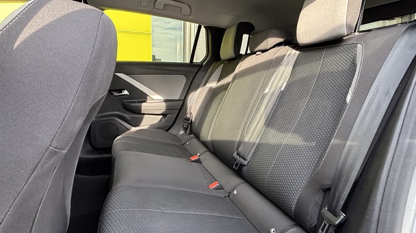 RABLJENO VOZILO OPEL ASTRA SPORTS TOURER EDITION F1,5 DTH AT8 Automatski mjenjač DIESEL 224580