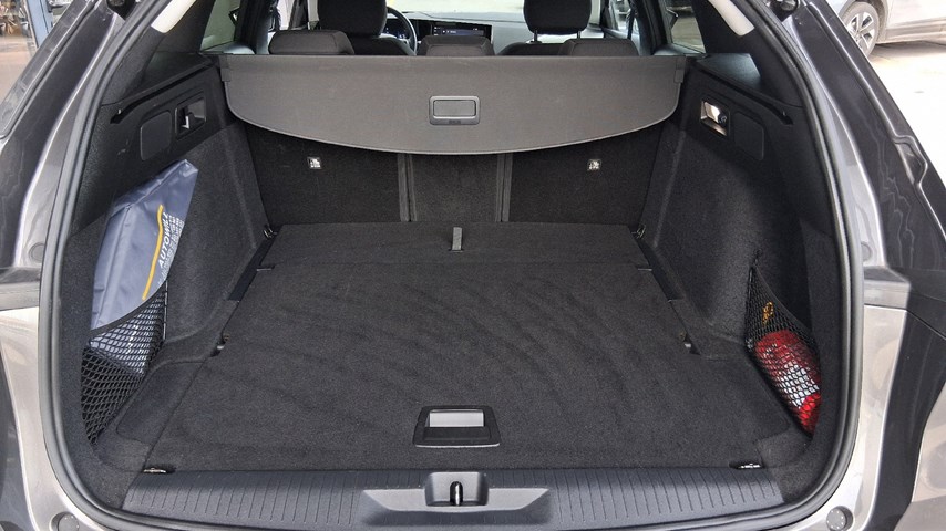 RABLJENO VOZILO OPEL ASTRA SPORTS TOURER EDITION F1,5 DTH AT8 Automatski mjenjač DIESEL 224587