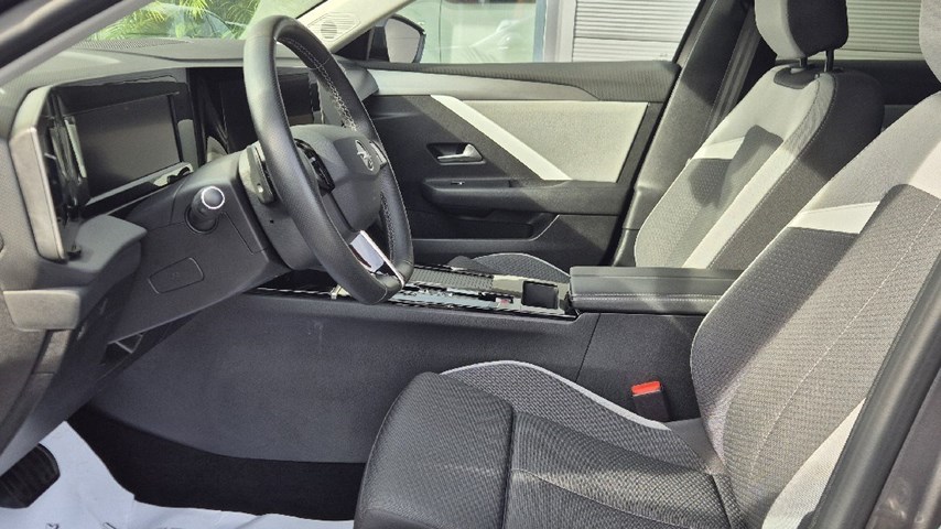 RABLJENO VOZILO OPEL ASTRA SPORTS TOURER EDITION F1,5 DTH AT8 Automatski mjenjač DIESEL 224587