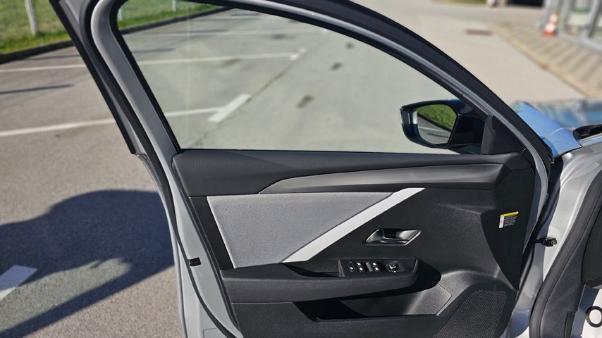 RABLJENO VOZILO OPEL ASTRA SPORTS TOURER EDITION F 1,5 DTH AT8 Automatski mjenjač DIESEL 224106