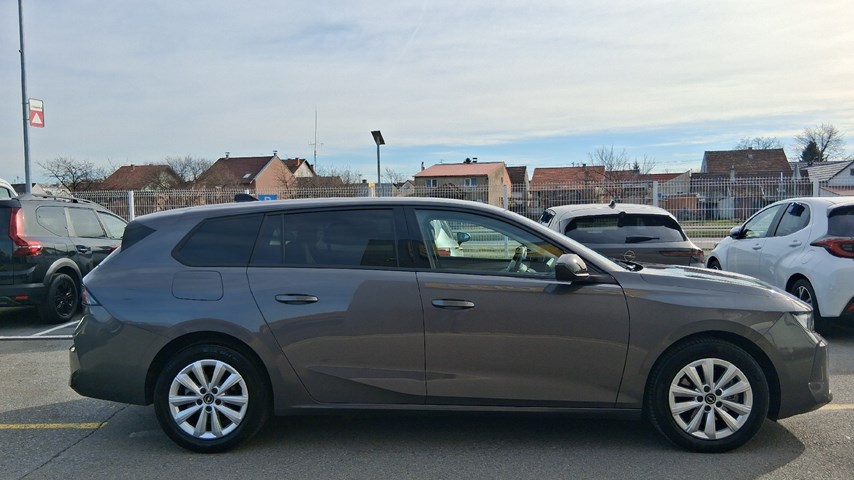 RABLJENO VOZILO OPEL ASTRA SPORTS TOURER EDITION F1,5 DTH AT8 Automatski mjenjač DIESEL 224587