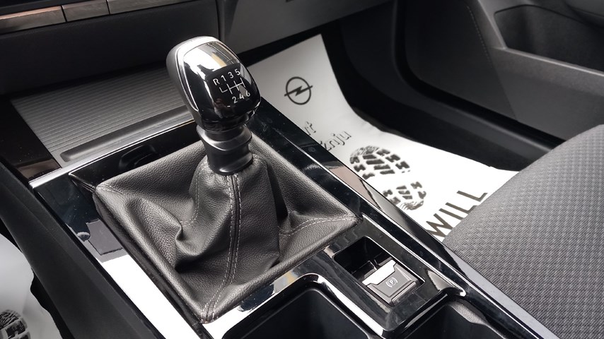 RABLJENO VOZILO OPEL ASTRA SPORTS TOURER EDITION F 1,2 XHL MT6 Mehanički mjenjač BENZIN 67202