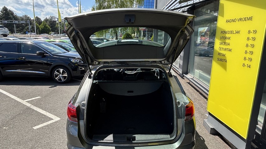 RABLJENO VOZILO OPEL ASTRA SPORTS TOURER EDITION F 1,5 DVC Mehanički mjenjač DIESEL 224675