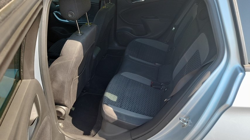 RABLJENO VOZILO OPEL ASTRA SPORTS TOURER GS LINE D 1.5 DVC MT6 Mehanički mjenjač DIESEL 81260