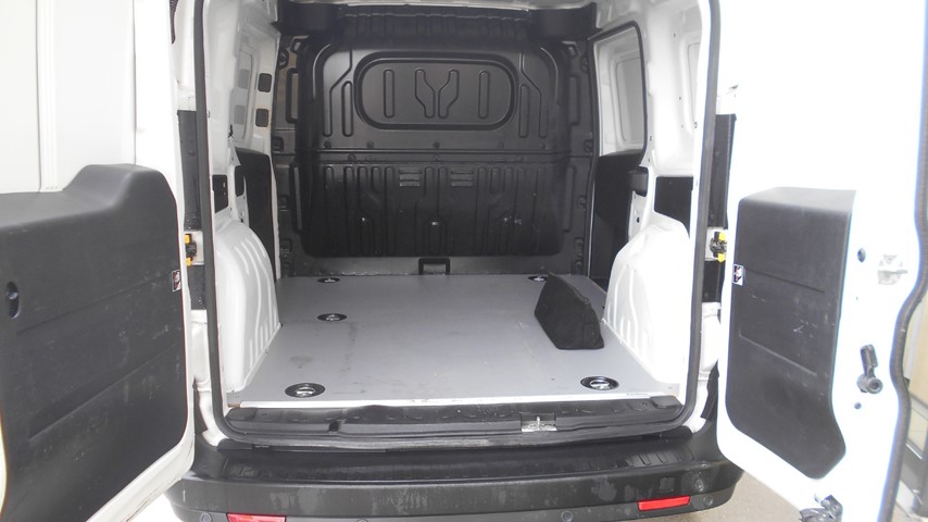 RABLJENO VOZILO OPEL COMBO 1,3 D Mehanički mjenjač DIESEL 223044