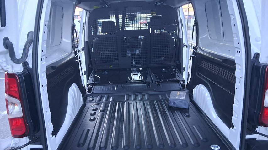 RABLJENO VOZILO OPEL COMBO CREW VAN L2H1 D 1,5 DT MT6 Mehanički mjenjač DIESEL 20935