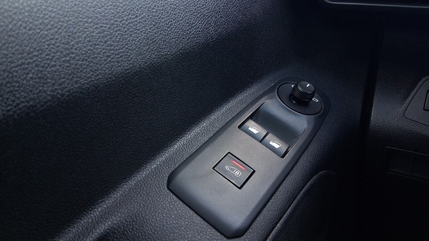 RABLJENO VOZILO OPEL COMBO CREW VAN L2H1 D 1,5 DT MT6 Mehanički mjenjač DIESEL 20935