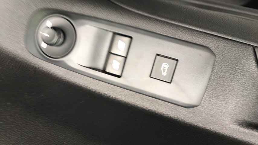 RABLJENO VOZILO OPEL COMBO PANEL VAN ENJOY L2H1 BPS AT Automatski mjenjač ELEKTRIČNI 81243