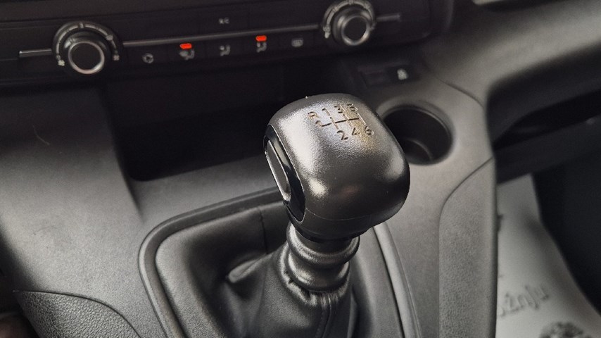RABLJENO VOZILO OPEL COMBO VAN EDITION L1H1 D 1,5 DT MT6 Mehanički mjenjač DIESEL 224659