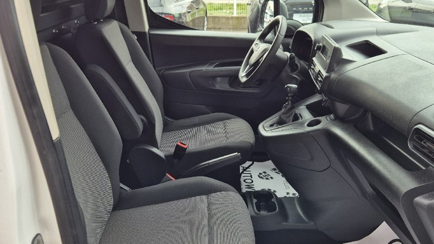 RABLJENO VOZILO OPEL COMBO VAN EDITION L1H1 D 1,5 DT MT6 Mehanički mjenjač DIESEL 224659