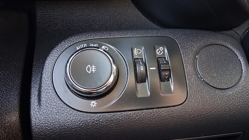 RABLJENO VOZILO OPEL COMBO VAN EDITION L1H1 D 1,5 DT MT6 Mehanički mjenjač DIESEL 224661