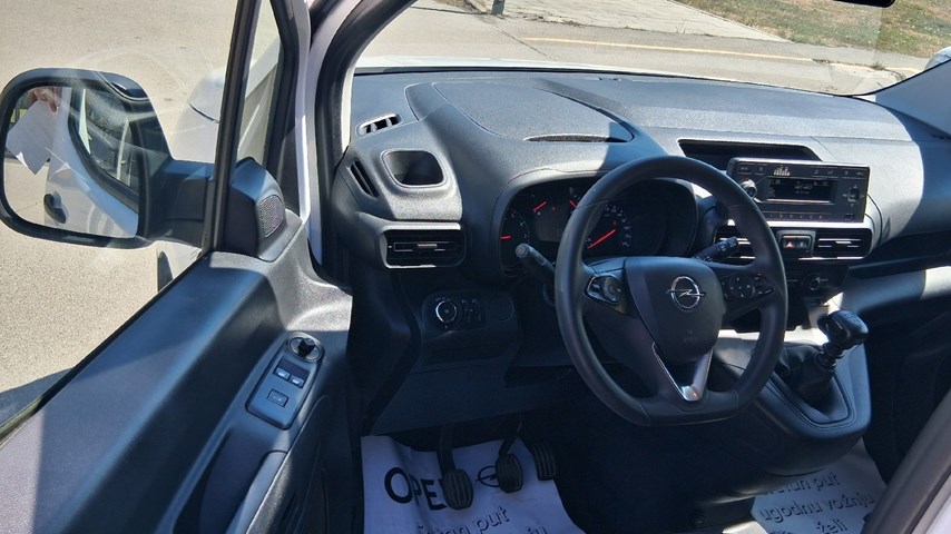 RABLJENO VOZILO OPEL COMBO VAN EDITION L1H1 D 1,5 DT MT6 Mehanički mjenjač DIESEL 224659