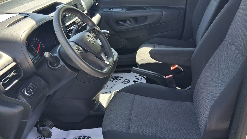 RABLJENO VOZILO OPEL COMBO VAN EDITION L1H1 D 1,5 DT MT6 Mehanički mjenjač DIESEL 224659