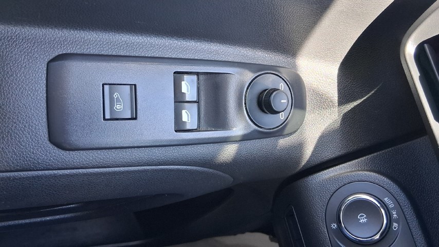 RABLJENO VOZILO OPEL COMBO VAN EDITION L1H1 D 1,5 DT MT6 Mehanički mjenjač DIESEL 224659