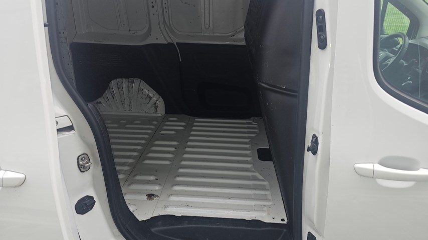 RABLJENO VOZILO OPEL COMBO VAN ENJOY L1H1 B 1.6 DT MT5 Mehanički mjenjač DIESEL 224525