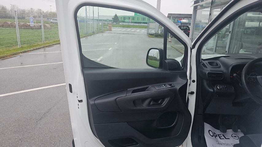 RABLJENO VOZILO OPEL COMBO VAN ENJOY L1H1 B 1.6 DT MT5 Mehanički mjenjač DIESEL 224525