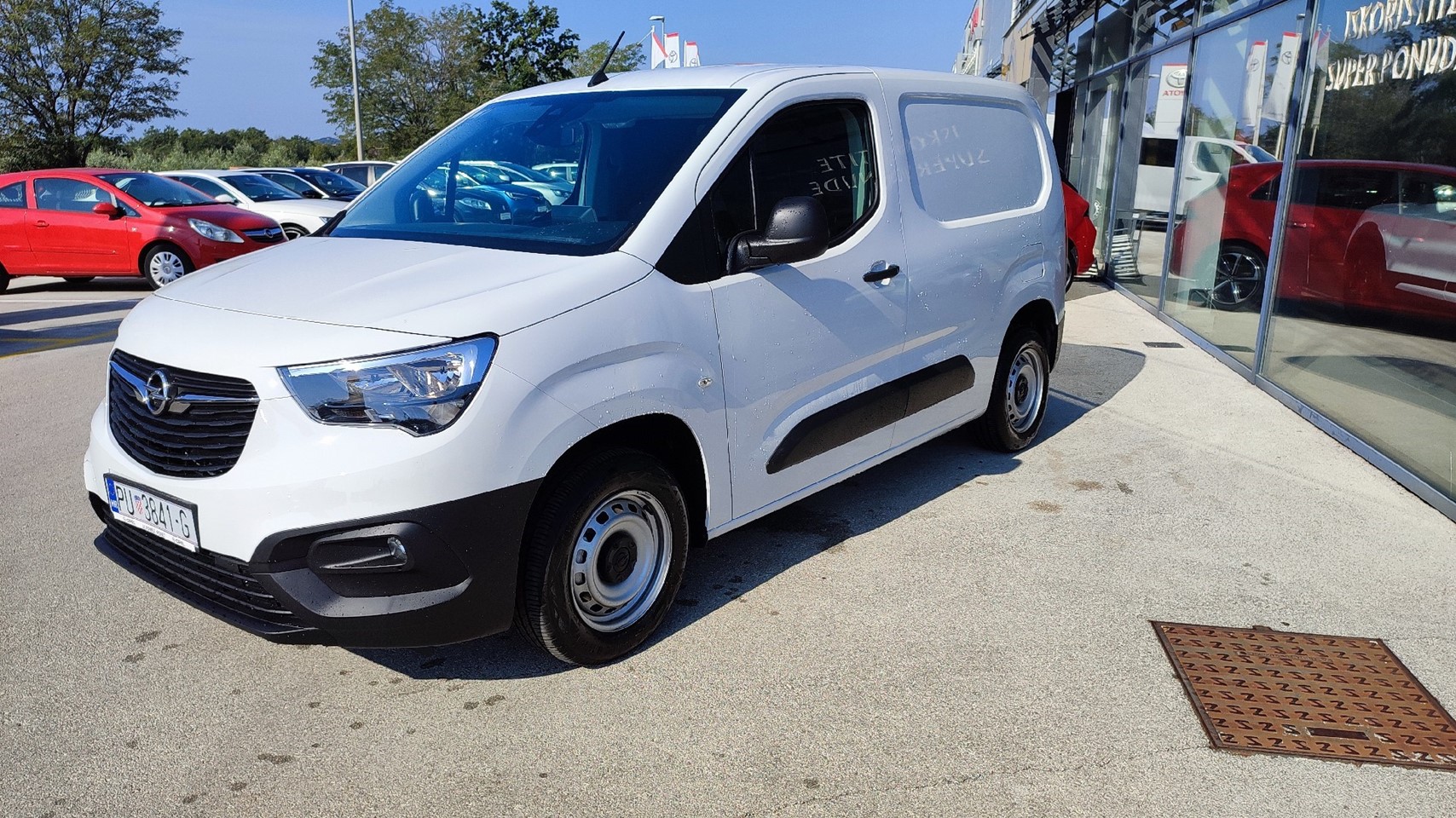 RABLJENO VOZILO OPEL COMBO VAN ENJOY L1H1 D 1 5 DT MT6 Mehani ki mjenja DIESEL 90263 Autowill