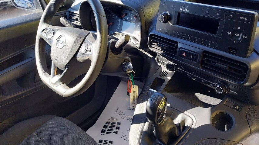 RABLJENO VOZILO OPEL COMBO VAN ENJOY L1H1 D 1,5 DT MT5 Mehanički mjenjač DIESEL 223630