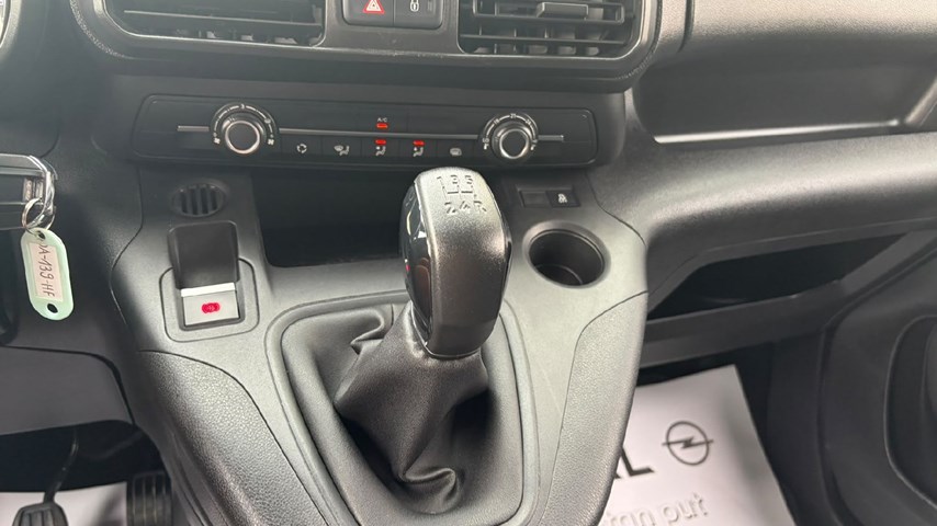 RABLJENO VOZILO OPEL COMBO VAN ENJOY L1H1 D 1,5 DT MT5 Mehanički mjenjač DIESEL 223630