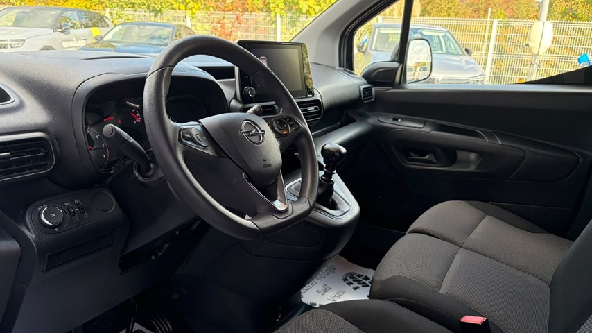 RABLJENO VOZILO OPEL COMBO VAN ENJOY L1H1 D 1,5 DT MT6 Mehanički mjenjač DIESEL 224881