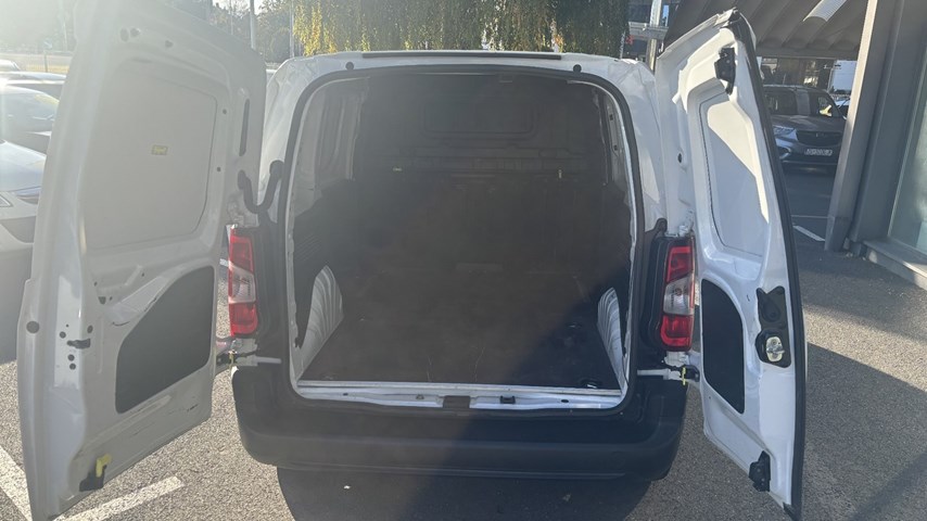 RABLJENO VOZILO OPEL COMBO VAN ENJOY L1H1 D 1,5 DT MT6 Mehanički mjenjač DIESEL 224924