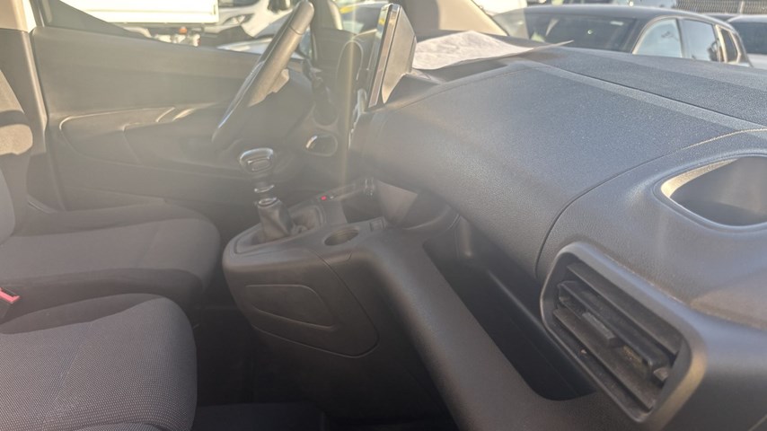 RABLJENO VOZILO OPEL COMBO VAN ENJOY L1H1 D 1,5 DT MT6 Mehanički mjenjač DIESEL 224882