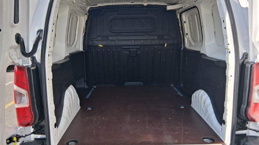 RABLJENO VOZILO OPEL COMBO VAN ENJOY L1H1 D1,5DT Mehanički mjenjač DIESEL 224421