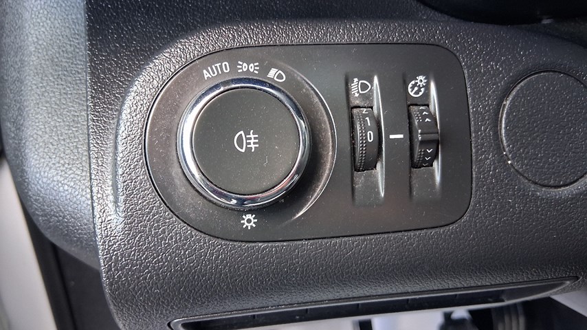 RABLJENO VOZILO OPEL COMBO VAN ENJOY L1H1 D1,5DT Mehanički mjenjač DIESEL 224421