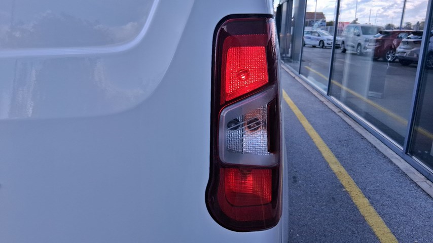 RABLJENO VOZILO OPEL COMBO VAN ENJOY L1H1 D1,5DT Mehanički mjenjač DIESEL 224421
