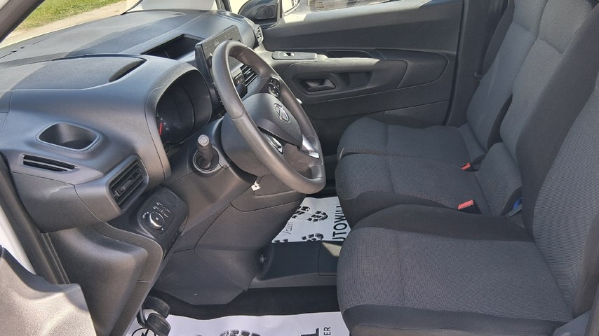 RABLJENO VOZILO OPEL COMBO VAN ENJOY L1H1 D1,5DT MT5 Mehanički mjenjač DIESEL 224649