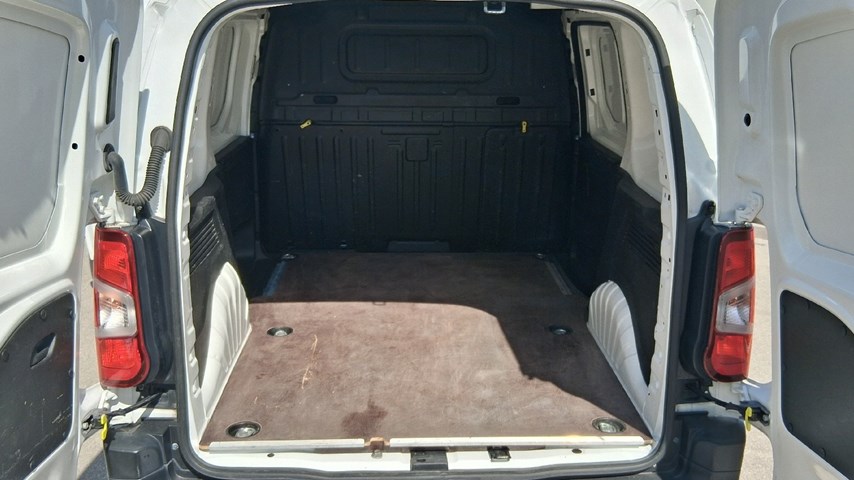 RABLJENO VOZILO OPEL COMBO VAN ENJOY L1H1 D1,5DT MT5 Mehanički mjenjač DIESEL 224649