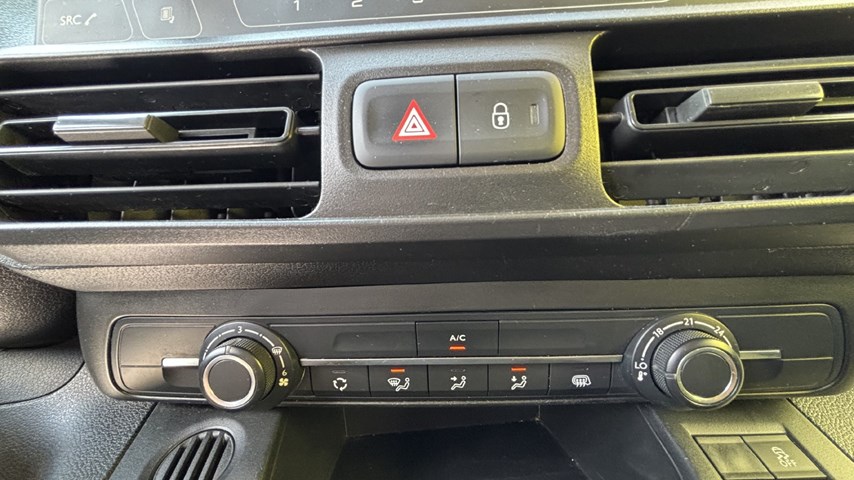 RABLJENO VOZILO OPEL COMBO VAN ENJOY L1H1 D1,5DT MT5 Mehanički mjenjač DIESEL 224682