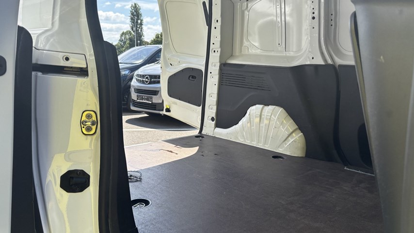 RABLJENO VOZILO OPEL COMBO VAN ENJOY L1H1 D1,5DT MT5 Mehanički mjenjač DIESEL 224686