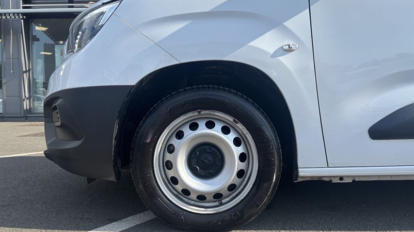 RABLJENO VOZILO OPEL COMBO VAN ENJOY L2H1 D 1,5 DT MT6 Mehanički mjenjač DIESEL 224820