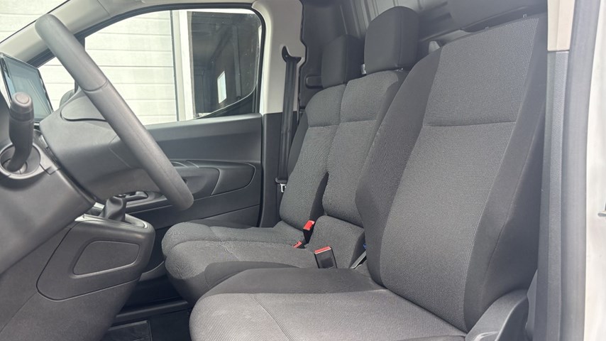 RABLJENO VOZILO OPEL COMBO VAN ENJOY L2H1 D 1,5 DT MT6 Mehanički mjenjač DIESEL 224820