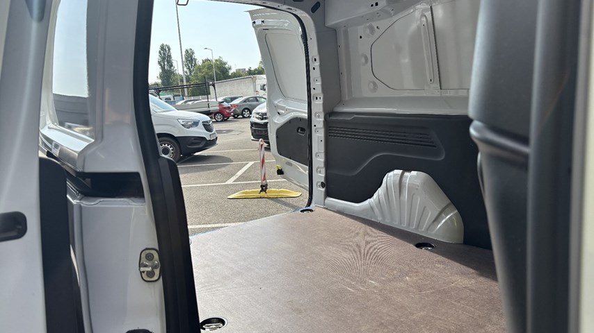 RABLJENO VOZILO OPEL COMBO VAN ENJOY L2H1 D 1,5 DT MT6 Mehanički mjenjač DIESEL 224820