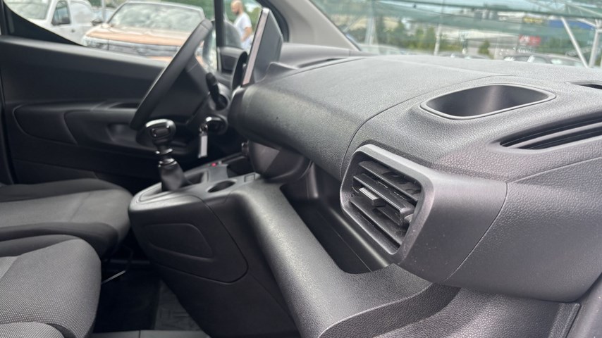 RABLJENO VOZILO OPEL COMBO VAN ENJOY L2H1 D 1,5 DT MT6 Mehanički mjenjač DIESEL 224820