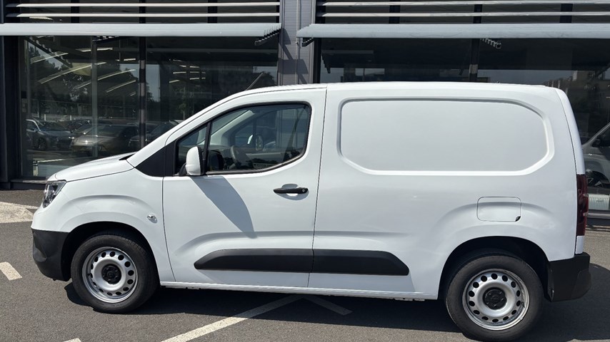 RABLJENO VOZILO OPEL COMBO VAN VAN ENJOY L1H1 D1,5DT MT5 Mehanički mjenjač DIESEL 224755