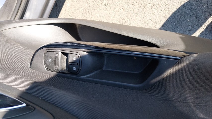 RABLJENO VOZILO OPEL CORSA 1,4 COLOR EDITION BENZIN 223951