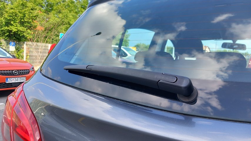 RABLJENO VOZILO OPEL CORSA 1.4 Mehanički mjenjač BENZIN 27354