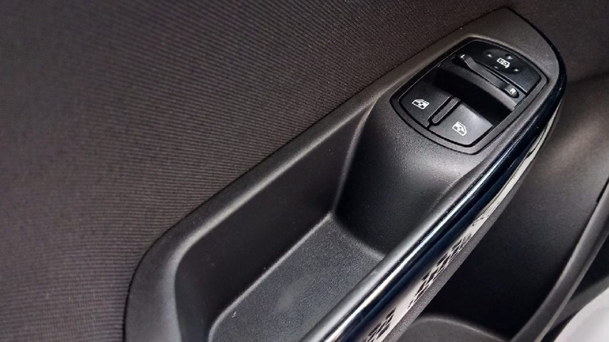 RABLJENO VOZILO OPEL CORSA COLOR 1, 4 XEL Automatski mjenjač BENZIN 27377