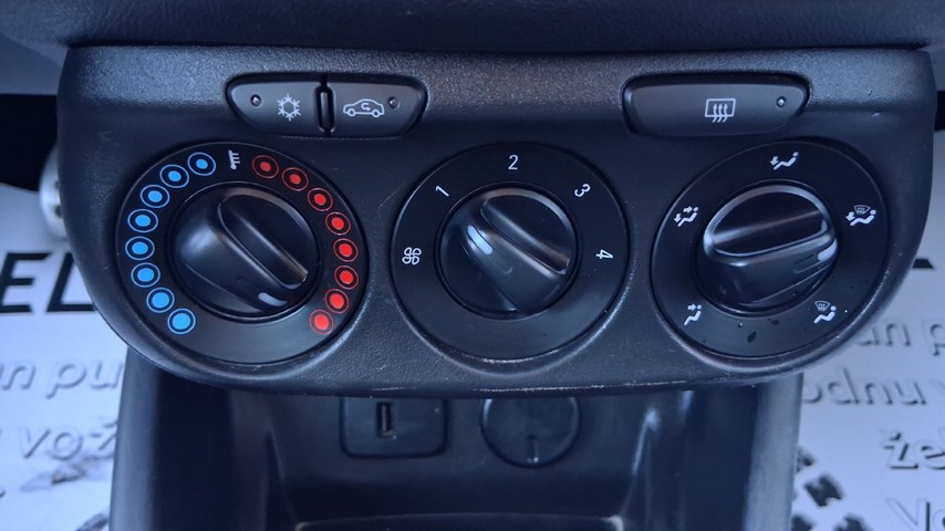 RABLJENO VOZILO OPEL CORSA COLOR EDITION 1.4 Mehanički mjenjač BENZIN 20901