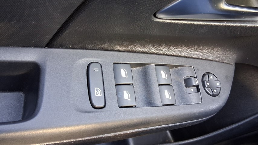 RABLJENO VOZILO OPEL CORSA EDITION 1,2 MT6 Mehanički mjenjač BENZIN 81406