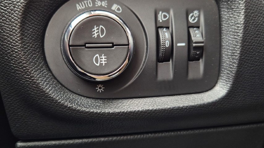 RABLJENO VOZILO OPEL CORSA EDITION 1,2 XHL MT6 Mehanički mjenjač BENZIN 81400